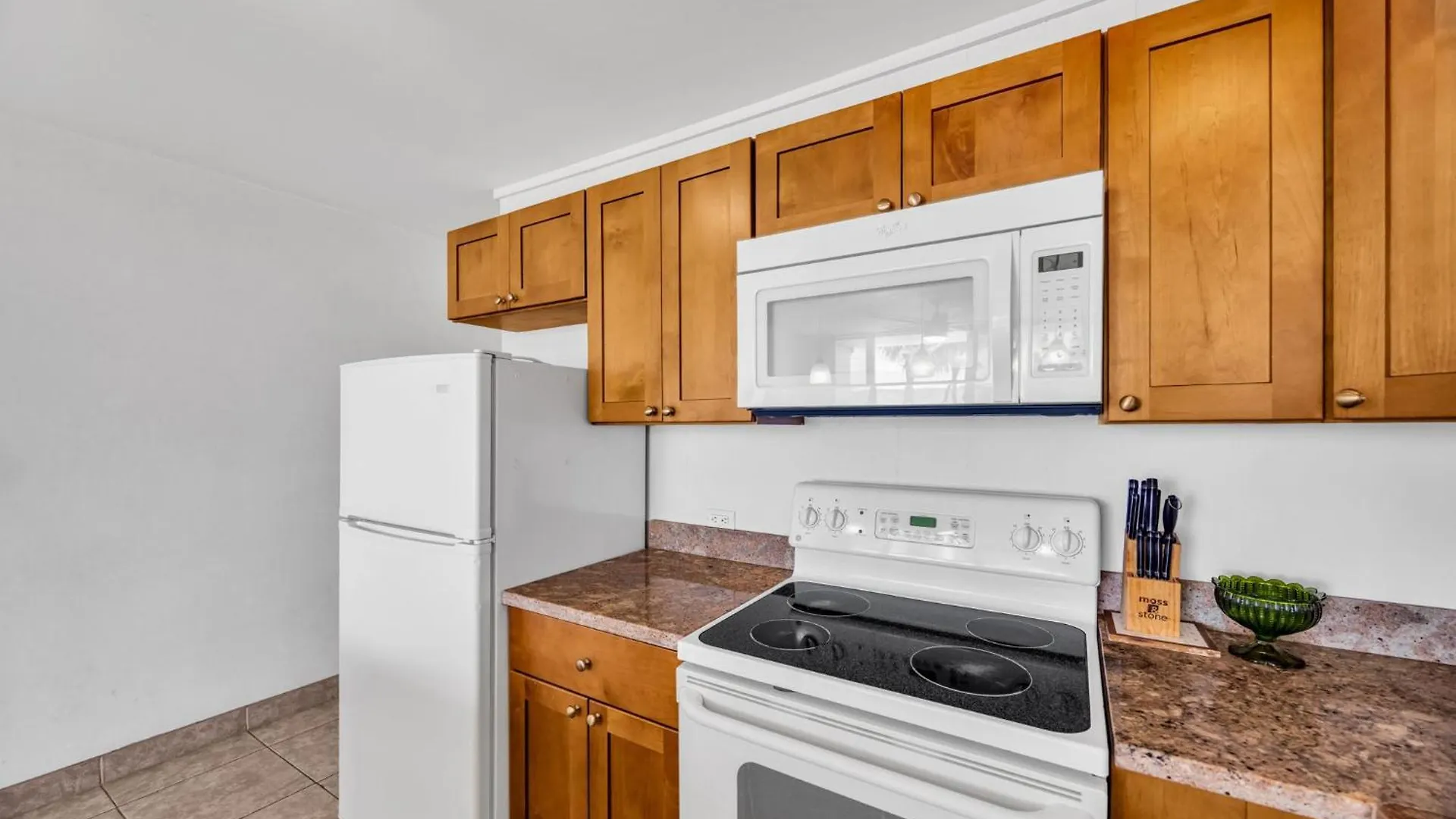 Hale Kai O'Kihei 301 Apartment